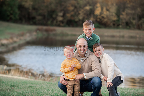carmel-indiana-family-photographer-fall-pond-17