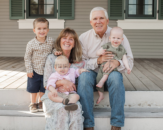 fishers-indiana-family-photographer-summer-ambassador-house-extended-family-multi-generation-1